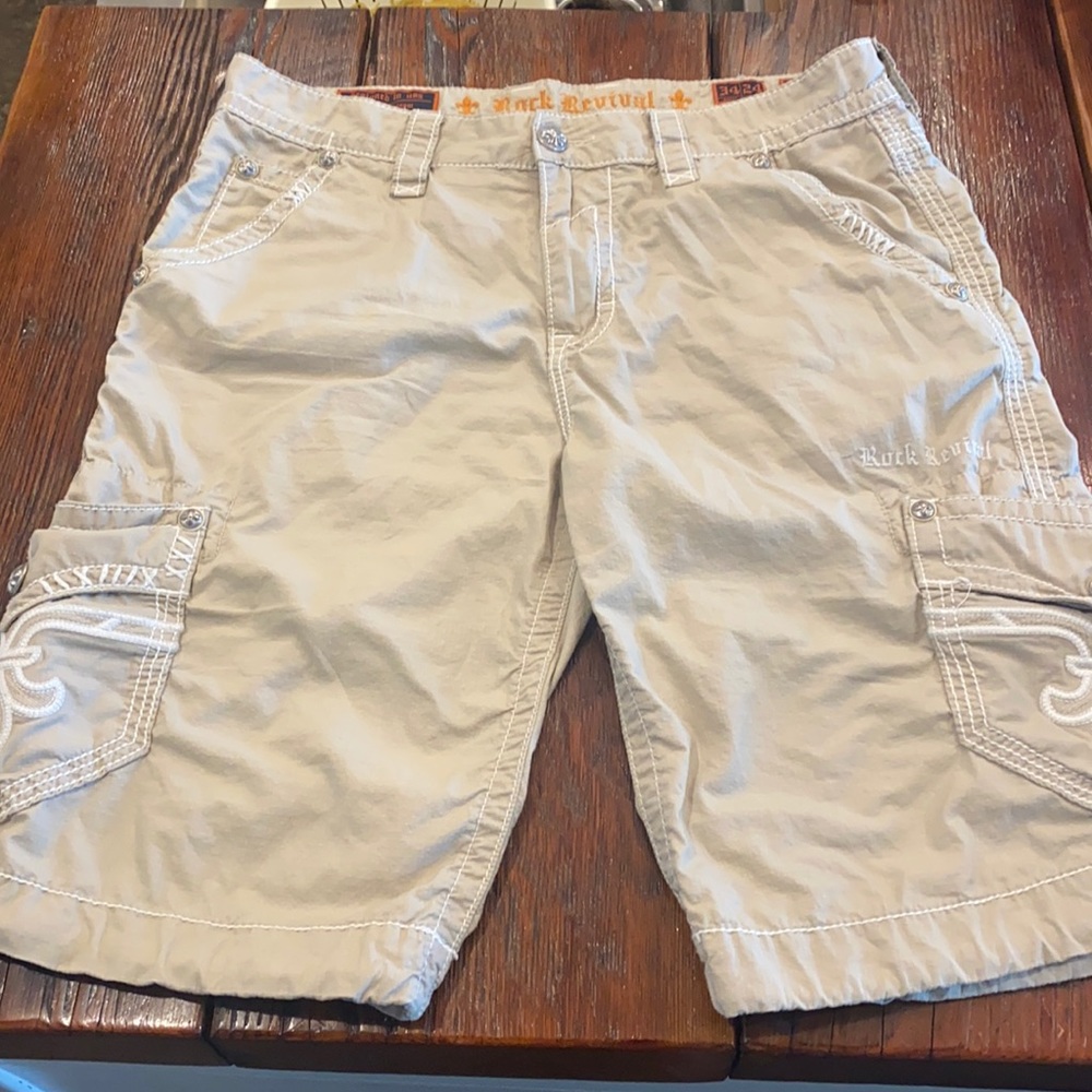 Men’s rock revival khaki cargo shorts